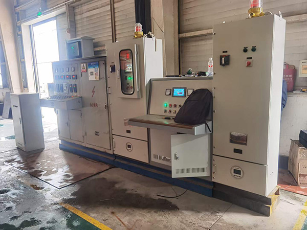 ���̰���