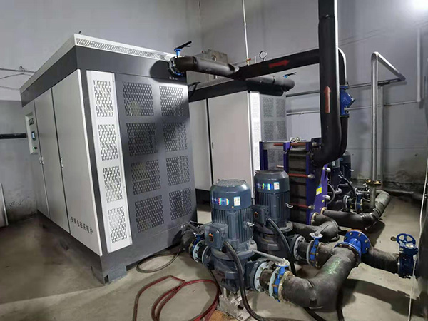 ���̰���